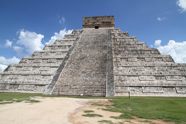 pyramid 1093923 640