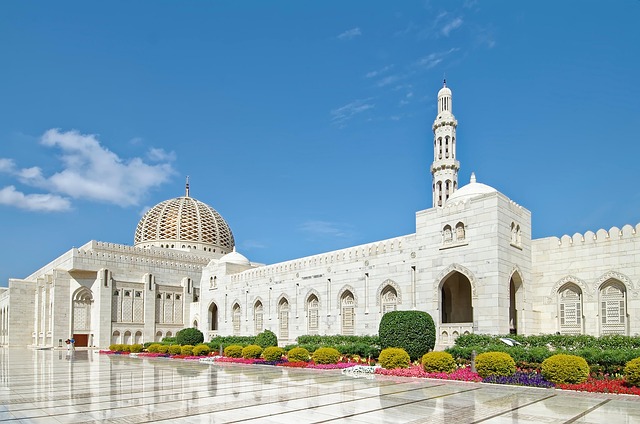 Ісламська архітектура: формування, стиль і культурна спадщина 3 sultan qaboos grand mosque 5963726 640