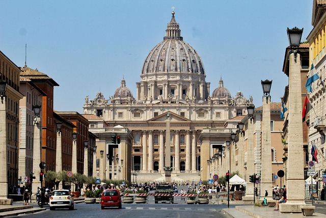 Теократія у сучасному світі: моделі та приклади 3 saint peters square 7350292 640