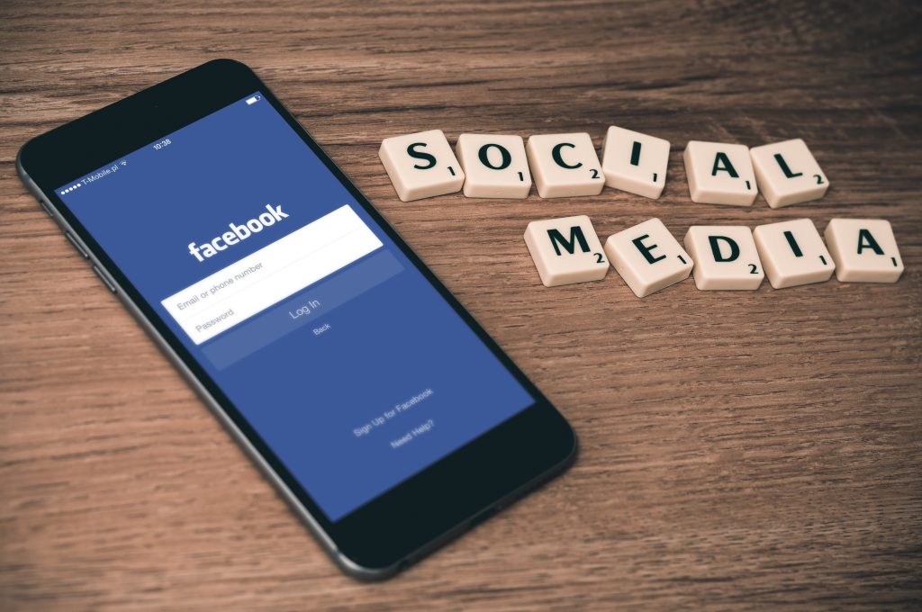 Як менше порівнювати себе з іншими в соцмережах 3 firmbee social media 763731